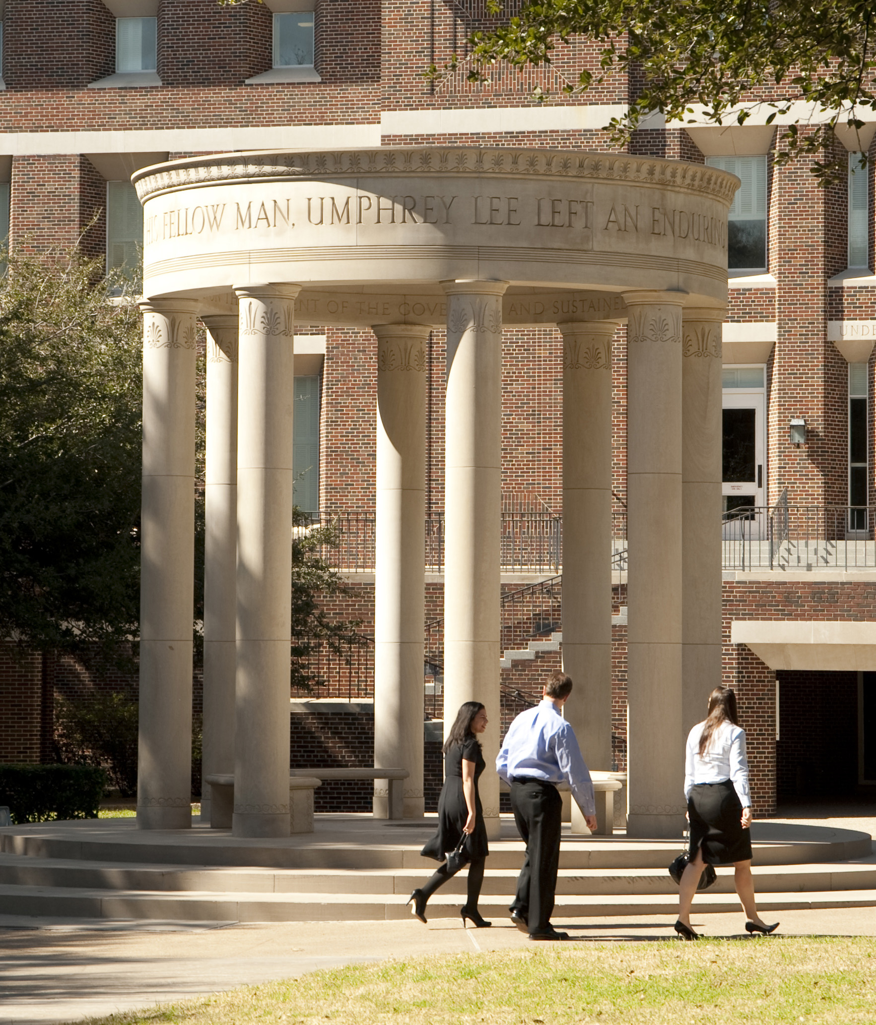 SMU Dedman School of Law honors distinguished professionals through
