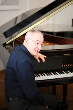 Eminent Italian pianist Michele Campanella to conduct mini