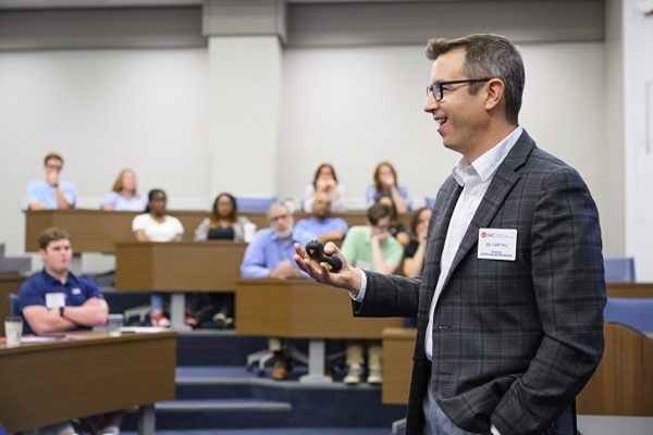 Industry Leading Faculty