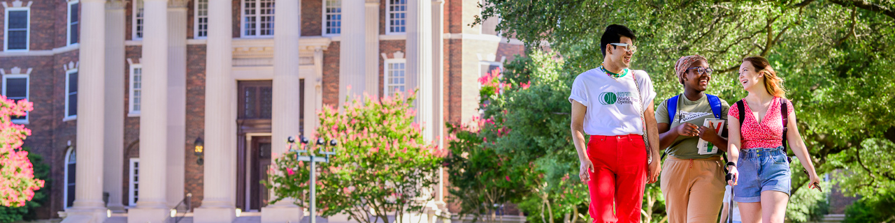 Students walk and socialize on the Main Quadrangle