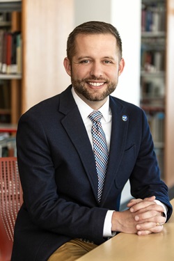 Headshot of Dustin Grabsch